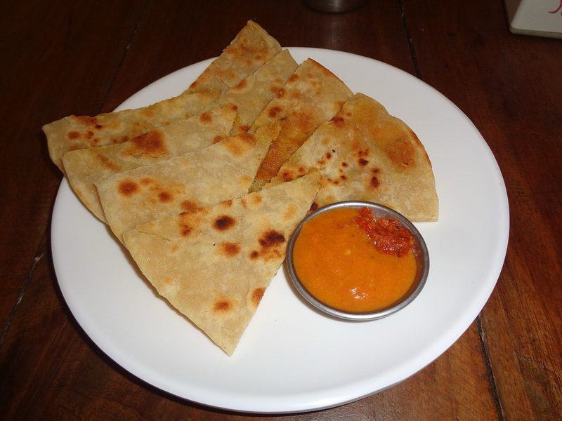 Aloo paratha with white butter